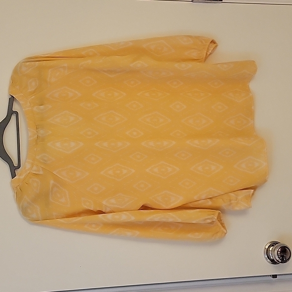 3/$30 SIONI Yellow Geometric Ikat Split Neck Poet Blouse - Picture 6 of 9